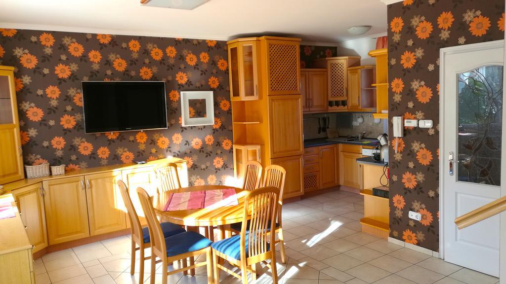 Aurora Premium Home Gyor Luaran gambar