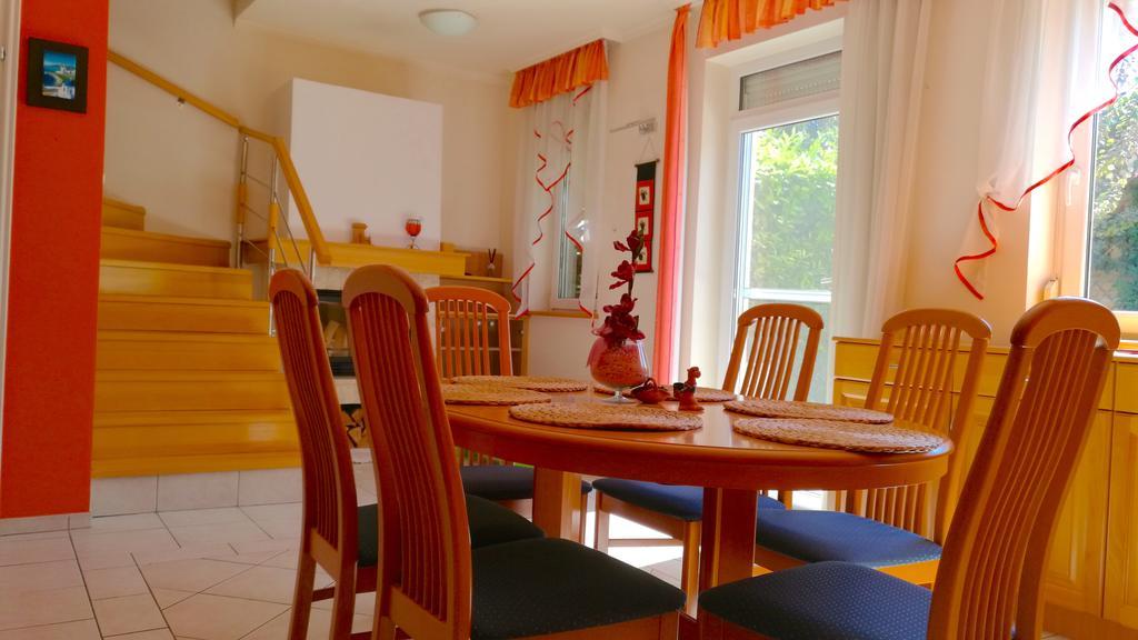 Aurora Premium Home Gyor Luaran gambar